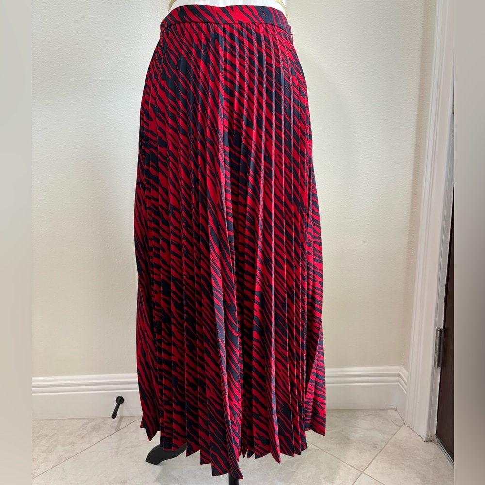 Boden Red and Black Animal Print Pleated Skirt Size 4